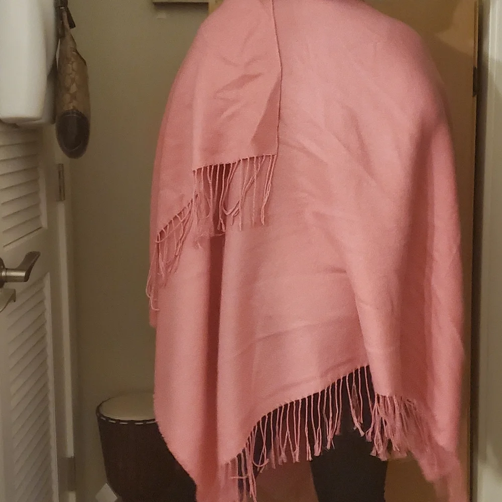 Shawl - Picture 4 of 5